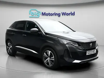 Używany Peugeot 3008 Allure+ 130 KM (95 kW) 2023 Czarny SUV