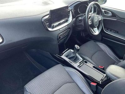 Usado Kia XCeed 120 HP (88 kW) 2020 Branco SUV
