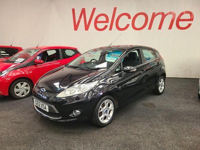 Usado Ford Fiesta Zetec 96 HP (70 kW) 2012 Preto Citadino