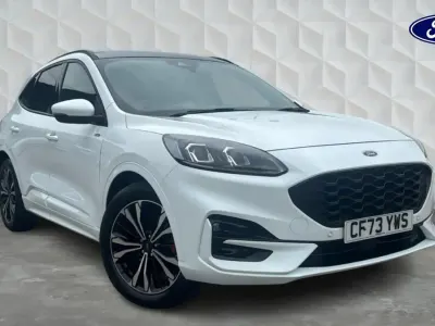 Usado Ford Kuga ST-Line X 2023 Branco SUV