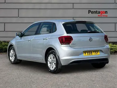 Used VW Polo SE 94 HP (69 kW) 2018 Silver Hatchback