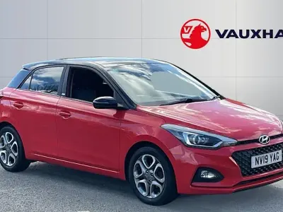 Usado Hyundai i20 84 CV (61 kW) 2019 Rojo Utilitario