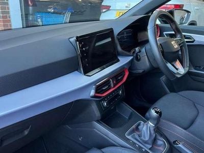 Begagnad Seat Ibiza FR 110 HK (80 kW) 2024 Vit Halvkombi