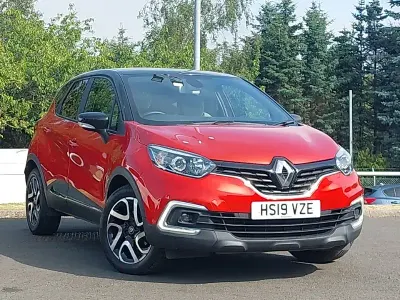 Used Renault Captur Iconic 90 HP (66 kW) 2019 Red SUV