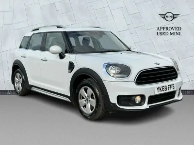 Używany Mini Cooper D 150 KM (110 kW) 2018 Biały Hatchback
