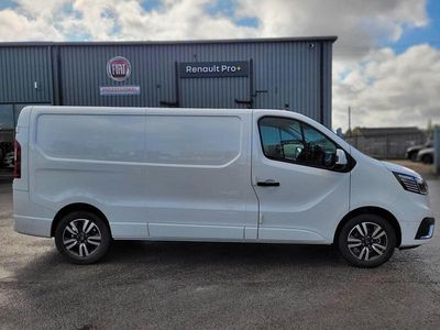New Renault Trafic 168 HP (123 kW) 2025 White MPV