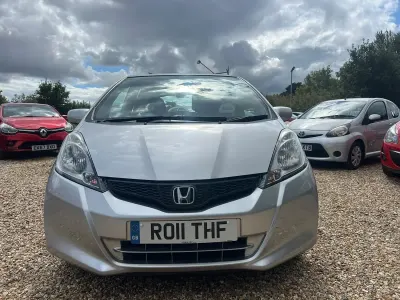 Used Honda Jazz ES 98 HP (72 kW) 2011 Silver Hatchback