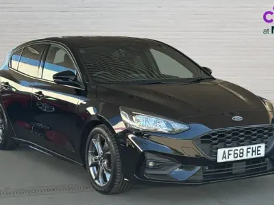 Used Ford Focus ST-Line 125 HP (91 kW) 2018 Black Hatchback