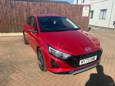 Used Hyundai i20 Premium 100 HP (73 kW) 2024 Red Hatchback