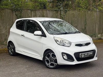 Used Kia Picanto 84 HP (61 kW) 2014 White Hatchback