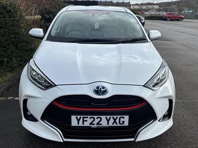 Used Toyota Yaris Hybrid 116 HP (85 kW) 2022 White Hatchback