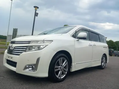 Used Nissan Elgrand 2013 White MPV
