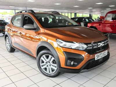 Używany Dacia Sandero Expression 2023 Pomarańczowy Hatchback