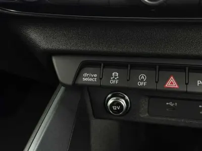 Käytetty Audi A1 S-Line 147 HP (108 kW) 2023 Harmaa Katumaasturi