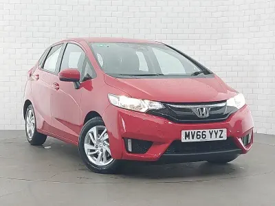Used Honda Jazz SE 102 HP (75 kW) 2016 Red Hatchback