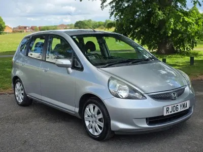 Used Honda Jazz SE 83 HP (61 kW) 2006 Silver Hatchback