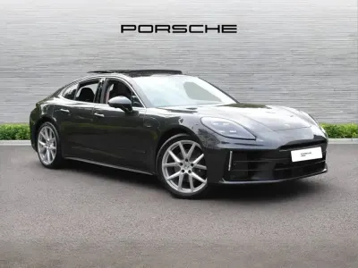 Usado Porsche Panamera 349 HP (256 kW) 2025 Cinzento Sedan