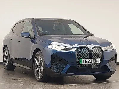 Second-hand BMW iX M Sport 239 kW (326 CP) 2023 Albastru SUV