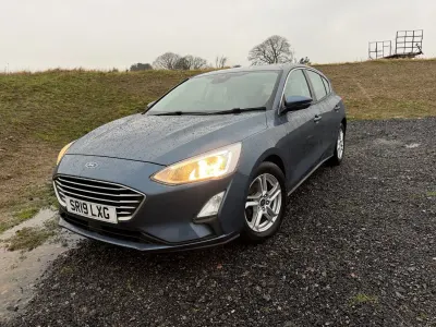 Used Ford Focus Zetec 120 HP (88 kW) 2019 Blue Hatchback