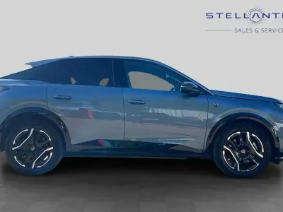 Second-hand Peugeot e-3008 GT 152 kW (207 CP) 2025 Albastru SUV