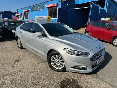 Używany Ford Mondeo Zetec 150 KM (110 kW) 2016 Srebrny Hatchback