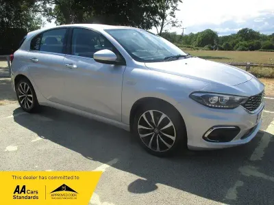 Used Fiat Tipo Lounge 120 HP (88 kW) 2017 Silver Hatchback