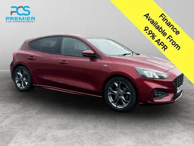 Begagnad Ford Focus ST-Line 125 HK (91 kW) 2020 Röd Halvkombi