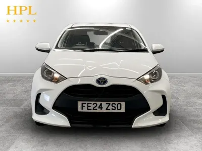 Używany Toyota Yaris Hybrid 116 KM (85 kW) 2024 Biały Hatchback