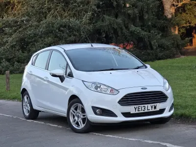 Used Ford Fiesta Zetec 2013 White Hatchback