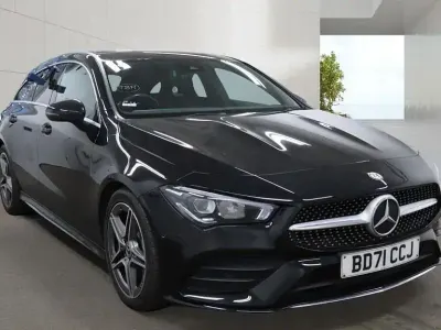 Usado Mercedes CLA200 Shooting Brake AMG line 163 HP (119 kW) 2022 Preto Carrinha