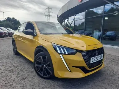 Used Peugeot 208 Premium 75 HP (55 kW) 2022 Yellow Hatchback