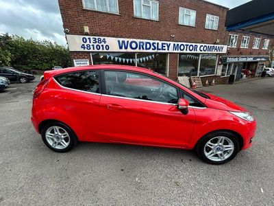 Used Ford Fiesta Zetec 2013 Bright red Hatchback