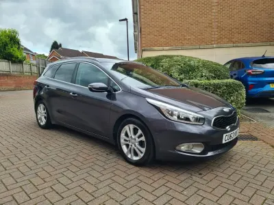 Używany Kia Ceed 128 KM (94 kW) 2013 Szary Hatchback
