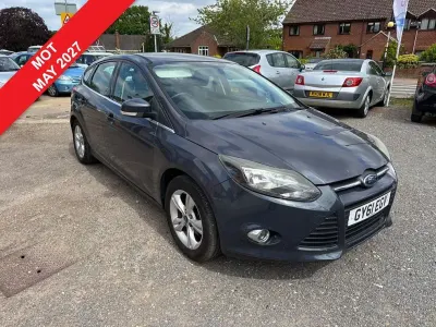 Used Ford Focus Zetec 125 HP (91 kW) 2011 Grey Hatchback