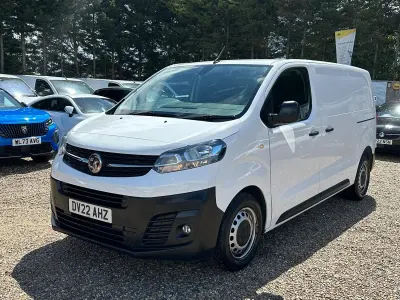Used Vauxhall Vivaro 100 HP (73 kW) 2022 White MPV