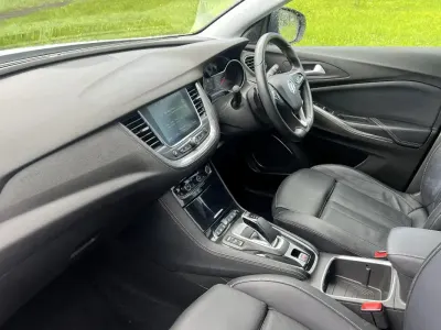 Used Vauxhall Grandland X Business Edition 298 HP (219 kW) 2020 White SUV