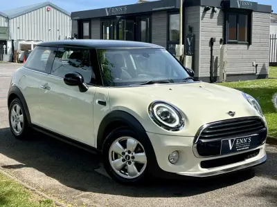 Usado Mini Cooper Hatch 2018 Blanco Utilitario