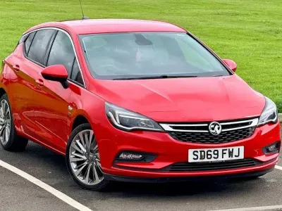 Used Vauxhall Astra S 150 HP (110 kW) 2019 Red Hatchback