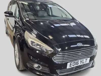 Używany Ford S-MAX Titanium 2016 Czarny Minivan