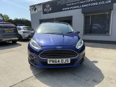 Usado Ford Fiesta Zetec 95 CV (69 kW) 2014 Azul Utilitario