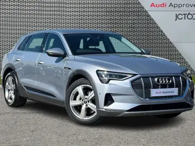 Usado Audi e-tron Advanced 230 kW (313 HP) 2021 Prateado SUV