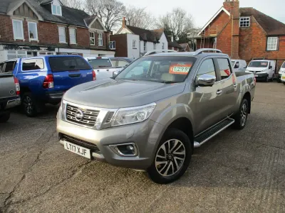 Usado Nissan Navara Tekna 190 CV (139 kW) 2017 Gris Pickup/Camioneta