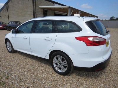 Used Ford Focus 115 HP (84 kW) 2015 White Estate