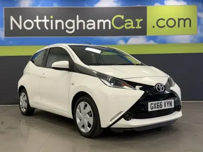 Used Toyota Aygo X-play 68 HP (50 kW) 2016 White Hatchback