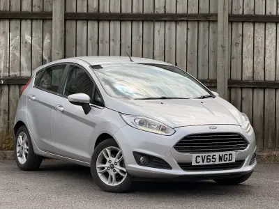 Used Ford Fiesta Zetec 82 HP (60 kW) 2015 Silver Hatchback