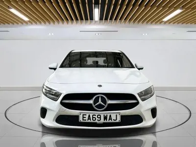 Używany Mercedes A180 SE 136 KM (100 kW) 2019 Biały Hatchback