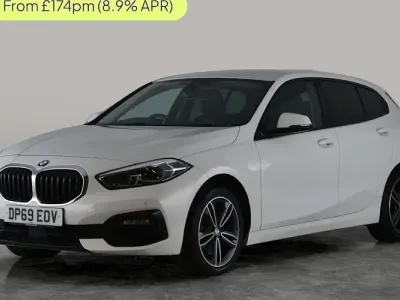 Begagnad BMW 118 Sport Line 140 HK (102 kW) 2020 Halvkombi