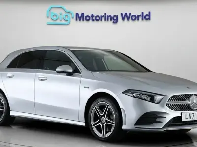Usado Mercedes A250 AMG line 259 HP (190 kW) 2021 Prateado Citadino