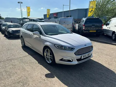 Used Ford Mondeo Titanium 180 HP (132 kW) 2016 White Estate