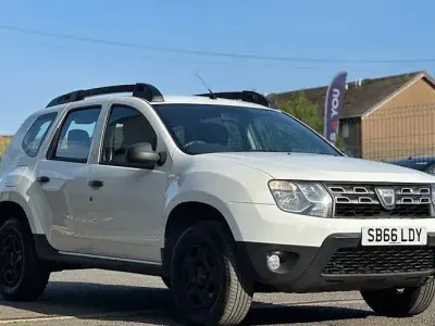 Used Dacia Duster Ambiance 110 HP (80 kW) 2017 White SUV